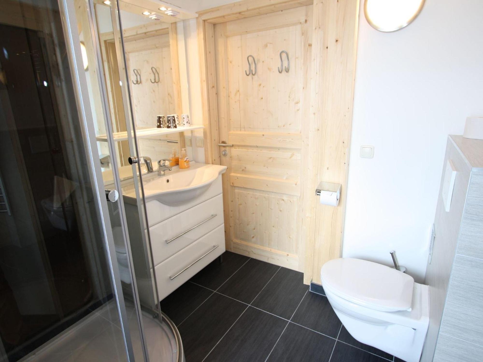 Nice Chalet In Hohentauern Styria With Sauna Villa Exteriör bild
